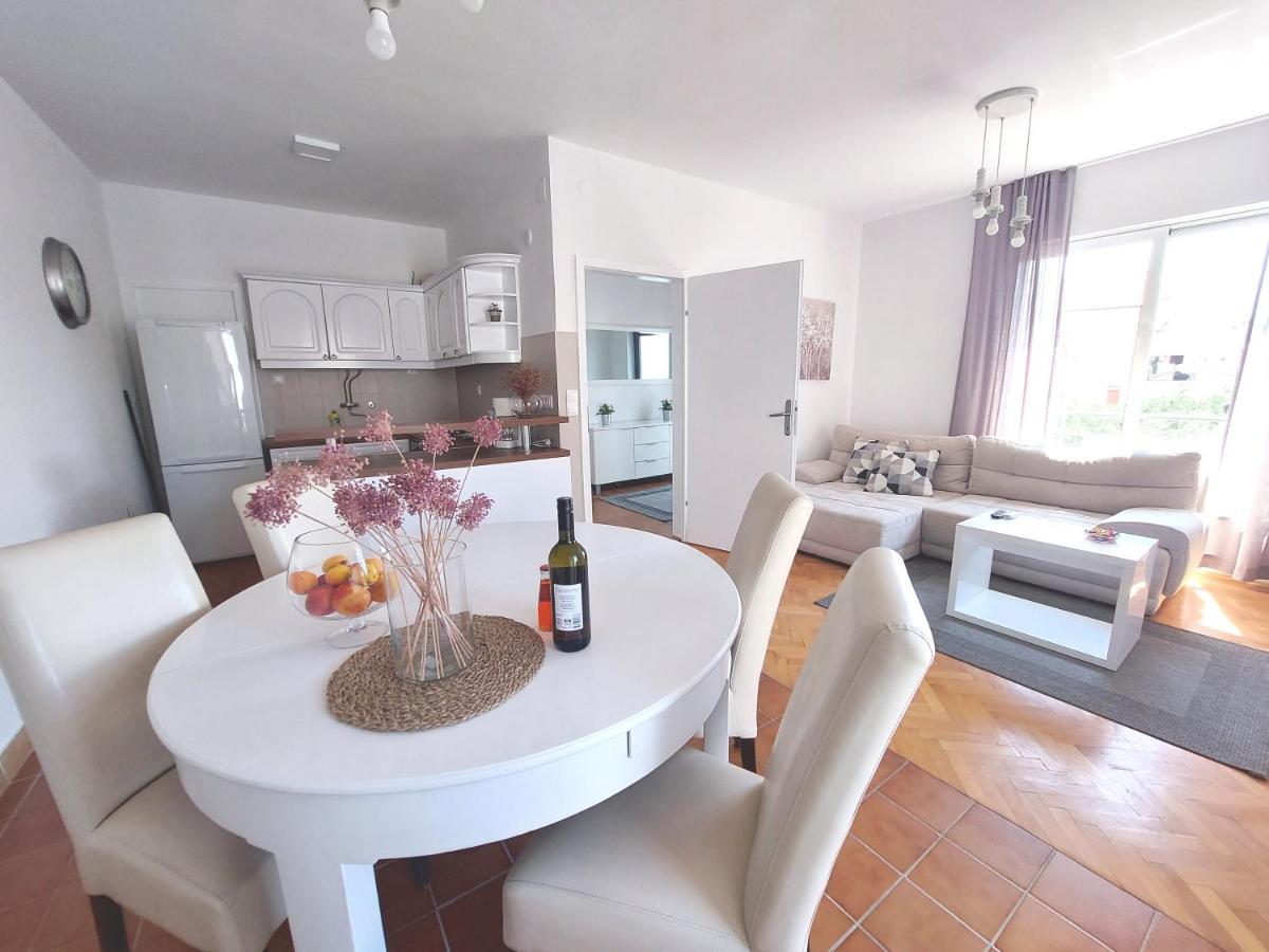 Gulin Apartments Vodice Exteriör bild