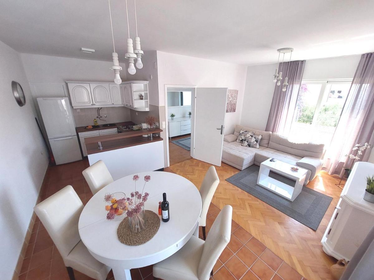 Gulin Apartments Vodice Exteriör bild