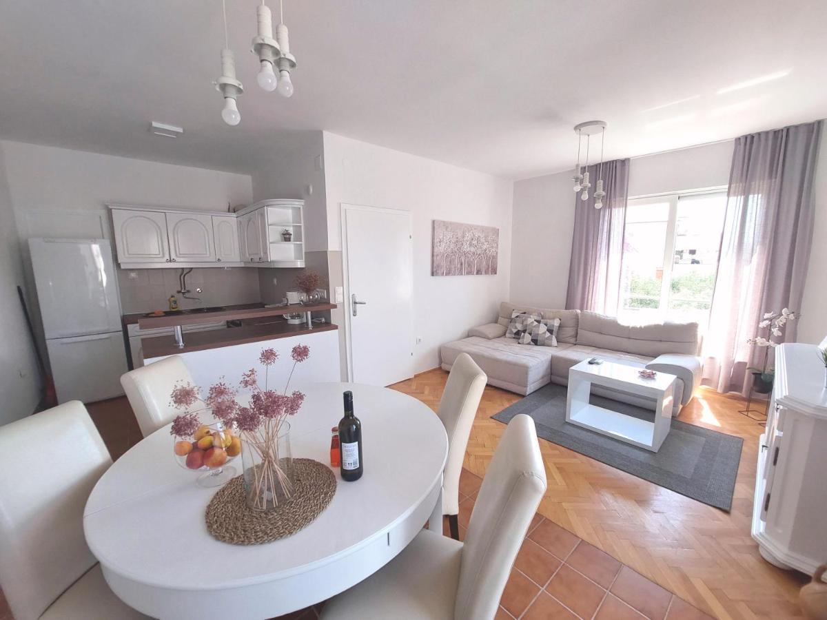 Gulin Apartments Vodice Exteriör bild