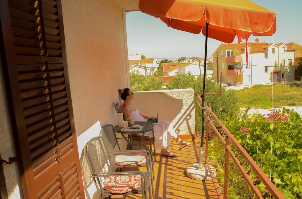 Gulin Apartments Vodice Rum bild